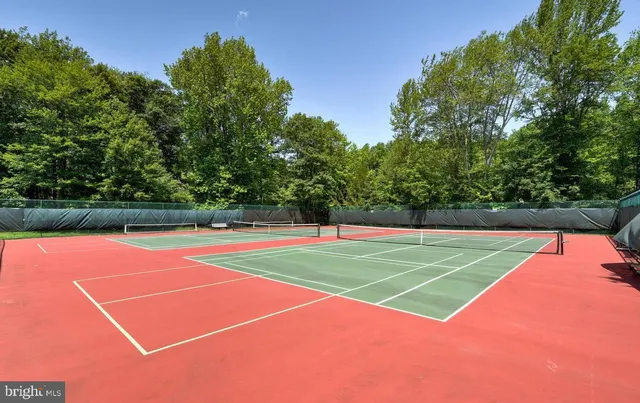 $645,000 | 14 Hardwick Drive, Kendall Park, NJ 08824