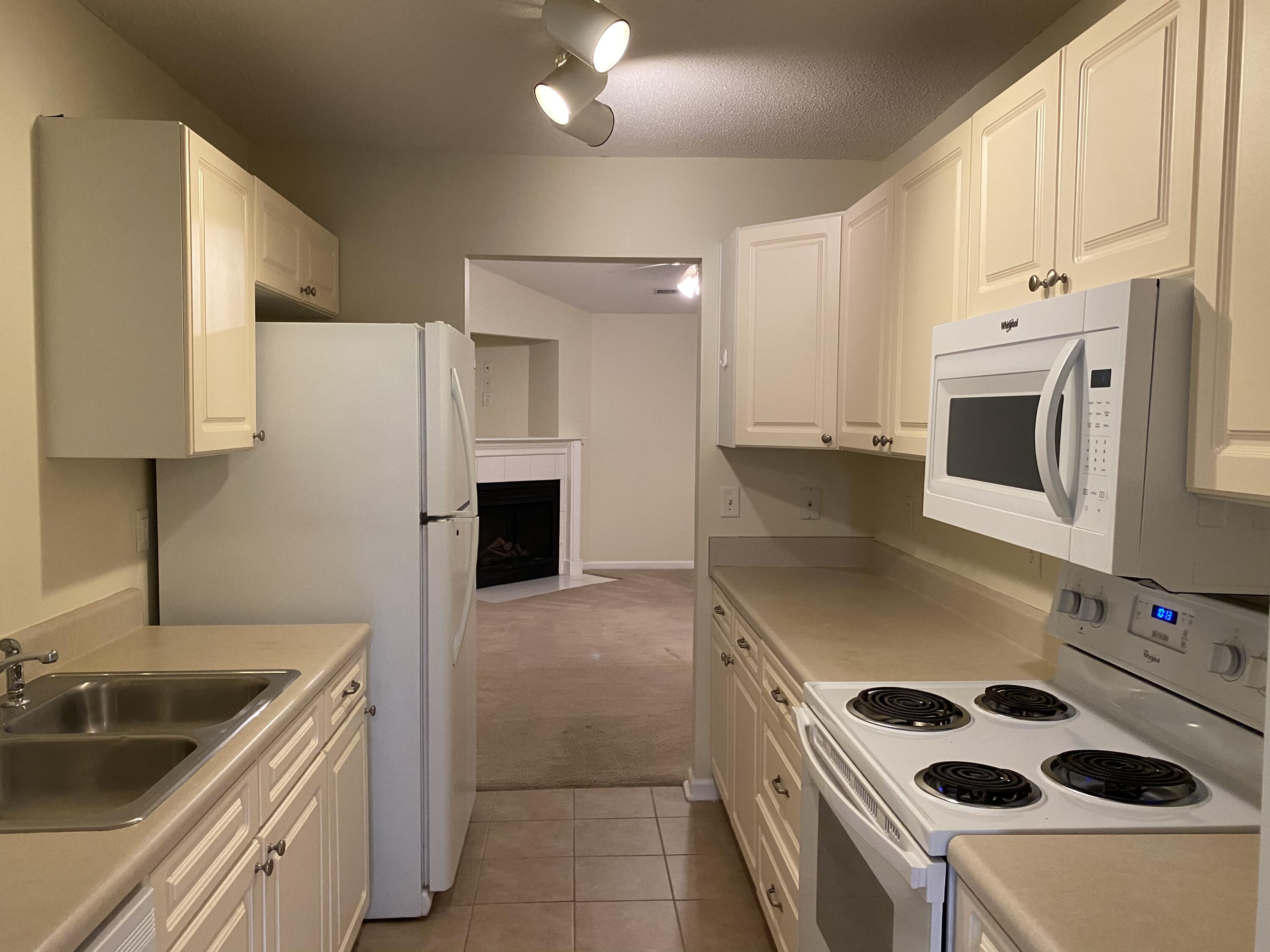 8007 Vermont Road North Charleston, SC 29418 - Photo 10 of 22 Kitchen