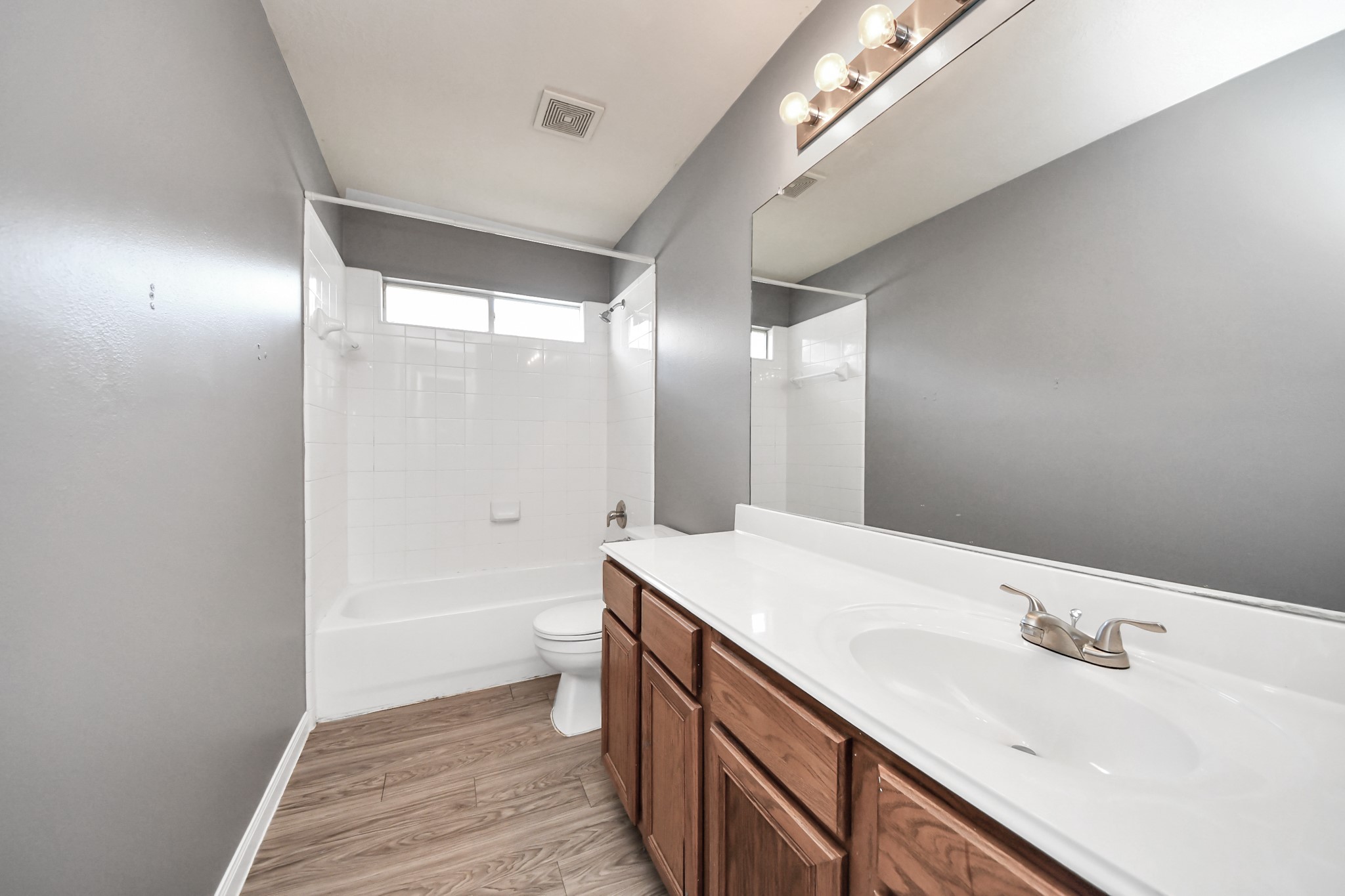 21630 Falvel Sunset Court Spring, TX 77388 - Photo 12 of 23 Guest bathroom