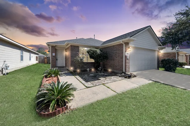$269,900 | 21630 Falvel Sunset Court, Spring, TX 77388