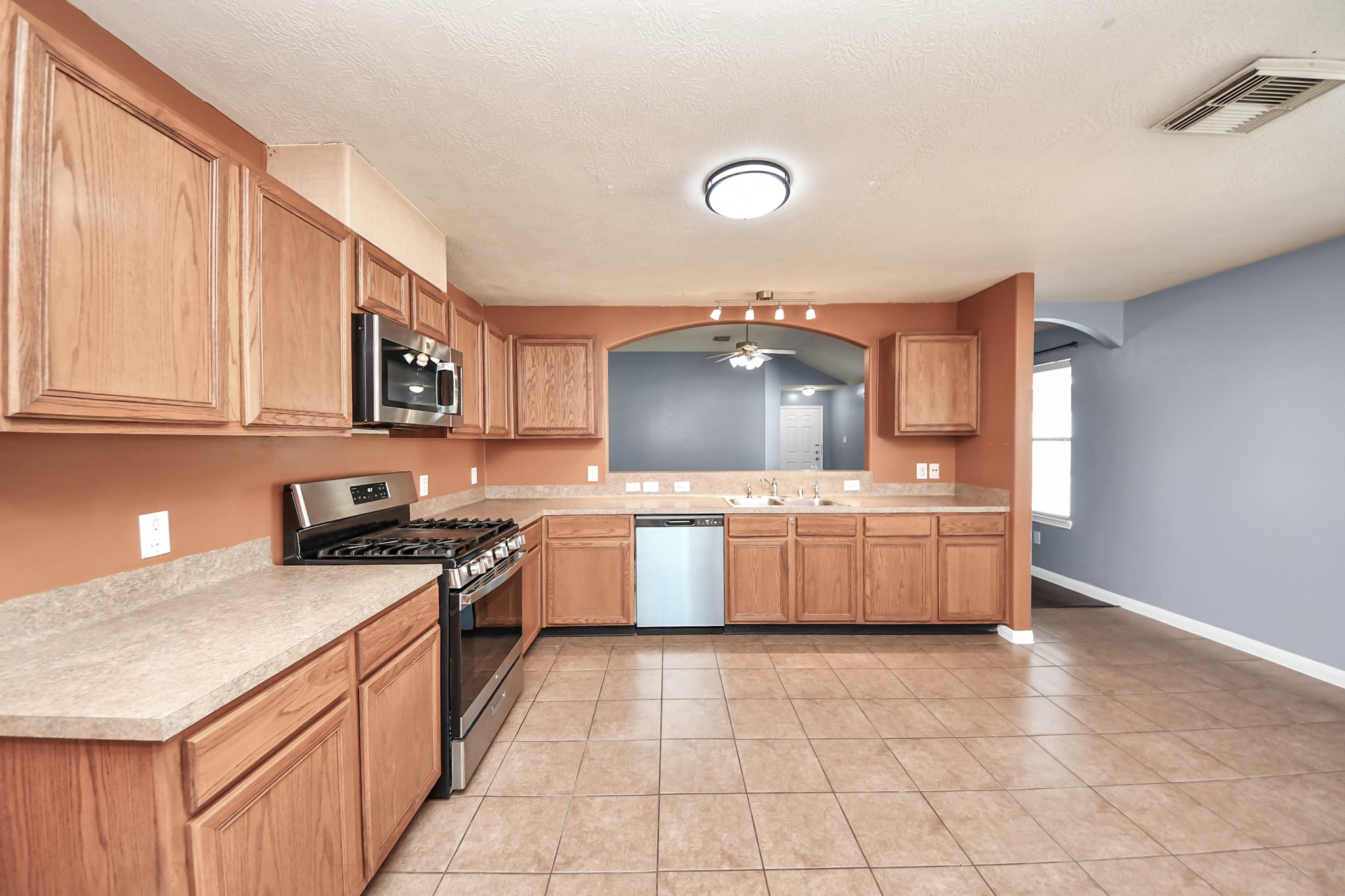 21630 Falvel Sunset Court Spring, TX 77388 - Photo 8 of 23 Kitchen front view