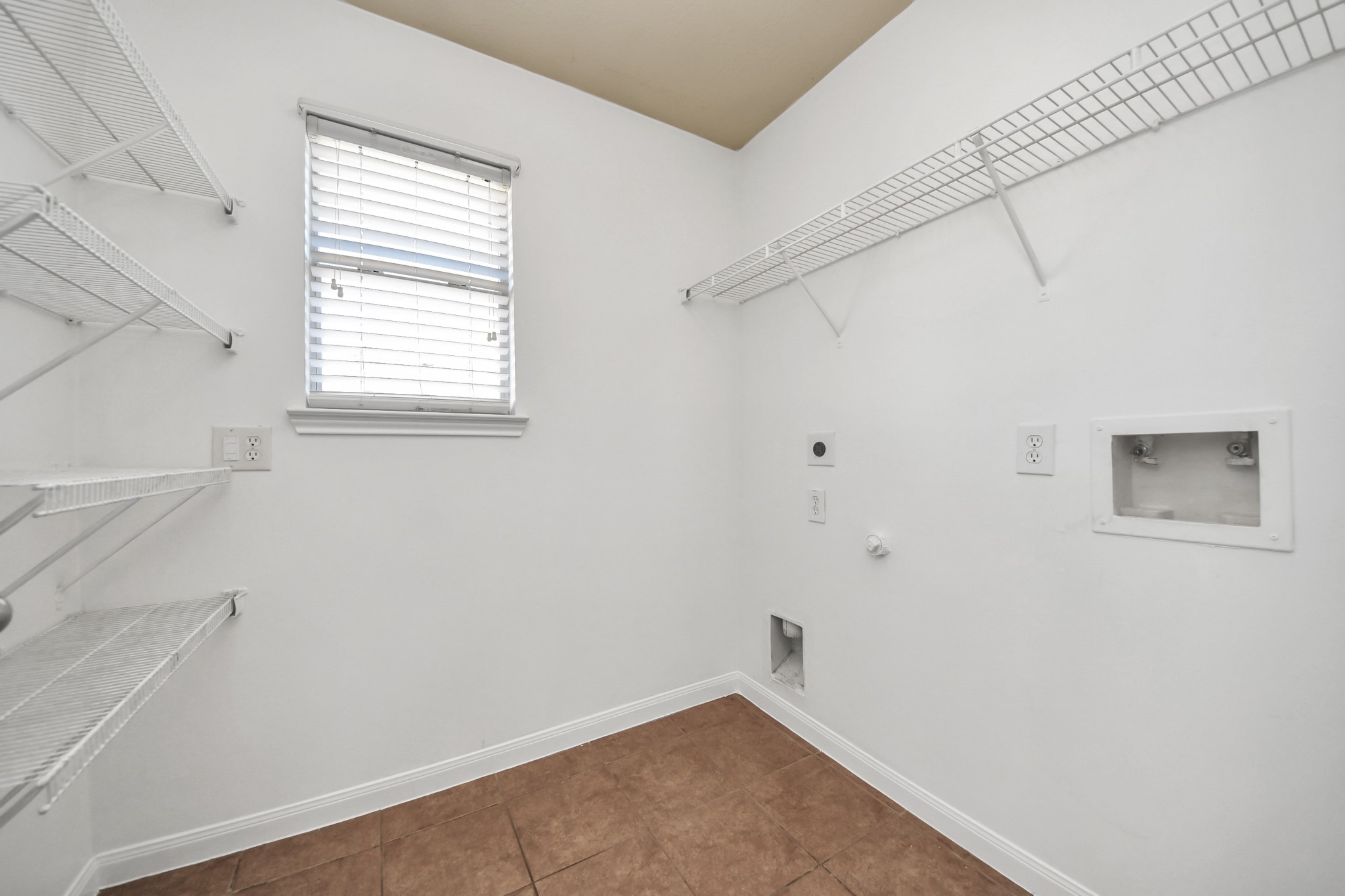 21630 Falvel Sunset Court Spring, TX 77388 - Photo 10 of 23 Utility room