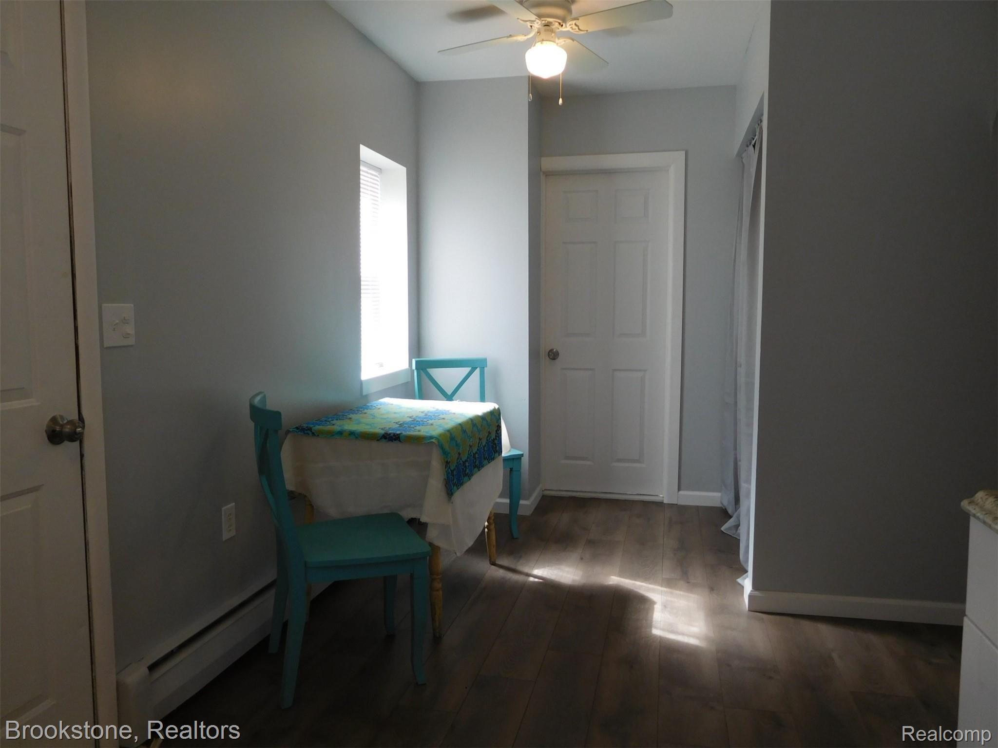 2637 Frankson Avenue Rochester, MI 48307 - Photo 12 of 14 EAT-IN KITCHEN
