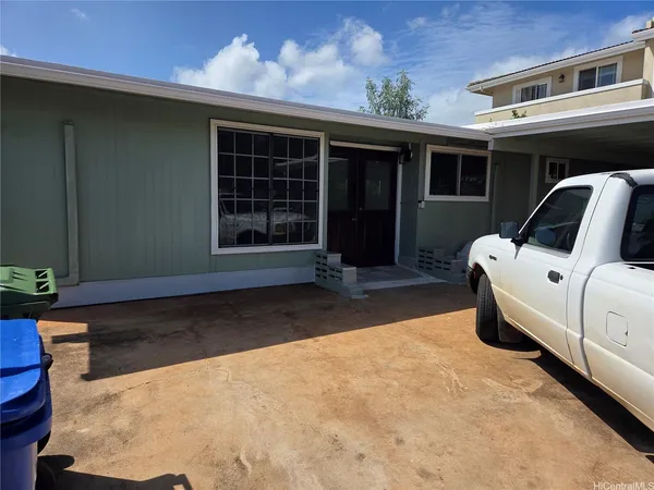 $3,800 | 94-366 Kipou Street, Waipahu, HI 96797