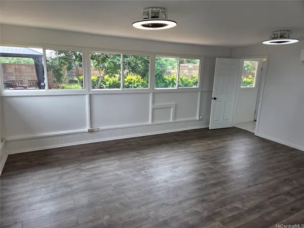 $3,800 | 94-366 Kipou Street, Waipahu, HI 96797