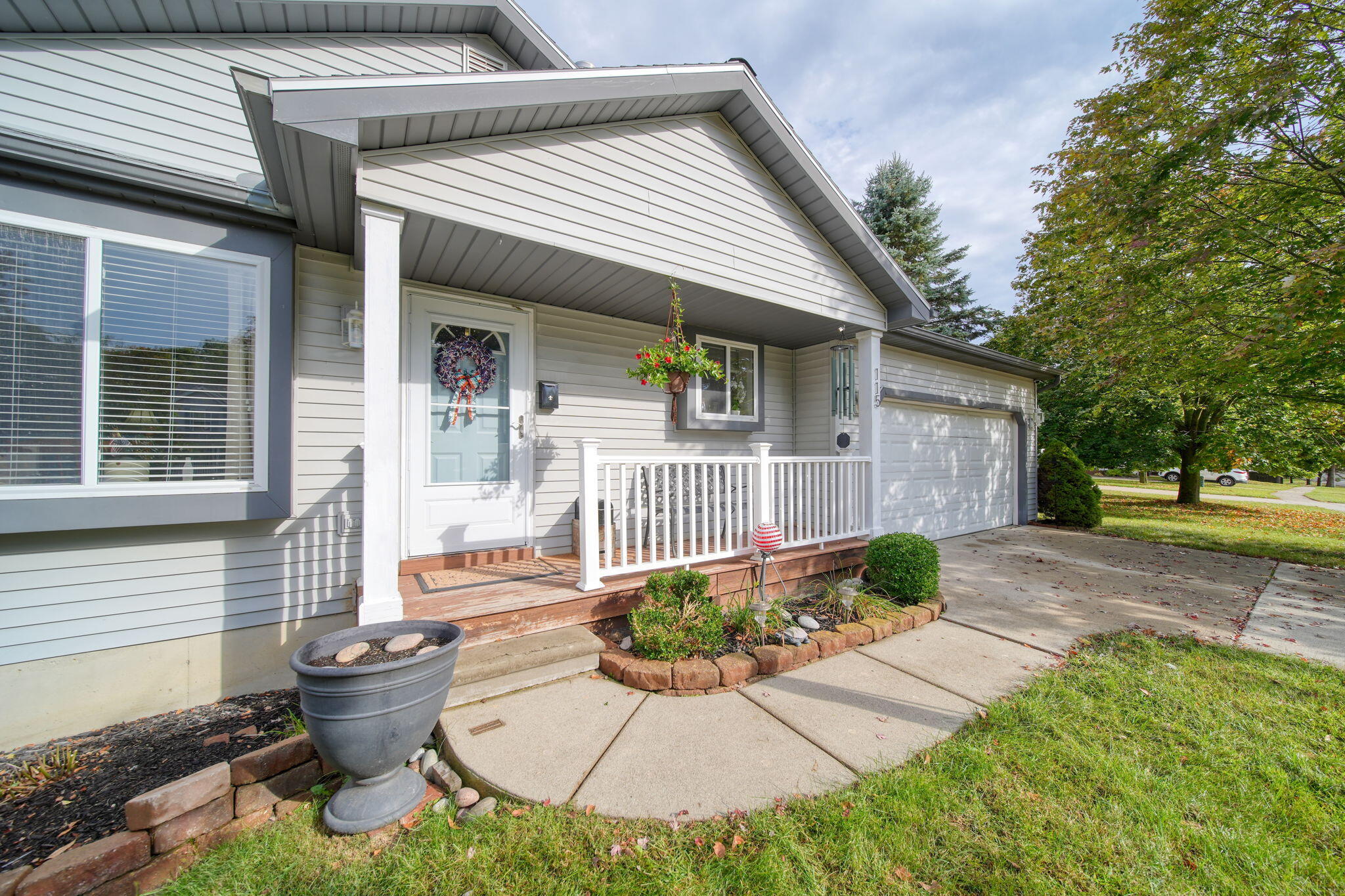 115 Ridgeview Court Grass Lake, MI 49240 - Photo 5 of 42 4-web-or-mls-DSC02852_HDR