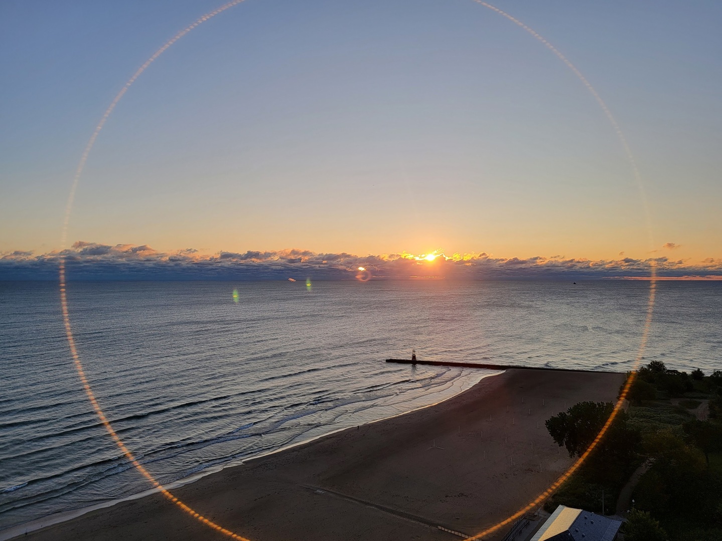 5733 North Sheridan Road, Unit 25C Chicago, IL 60660 - Photo 30 of 39 a view of a large building