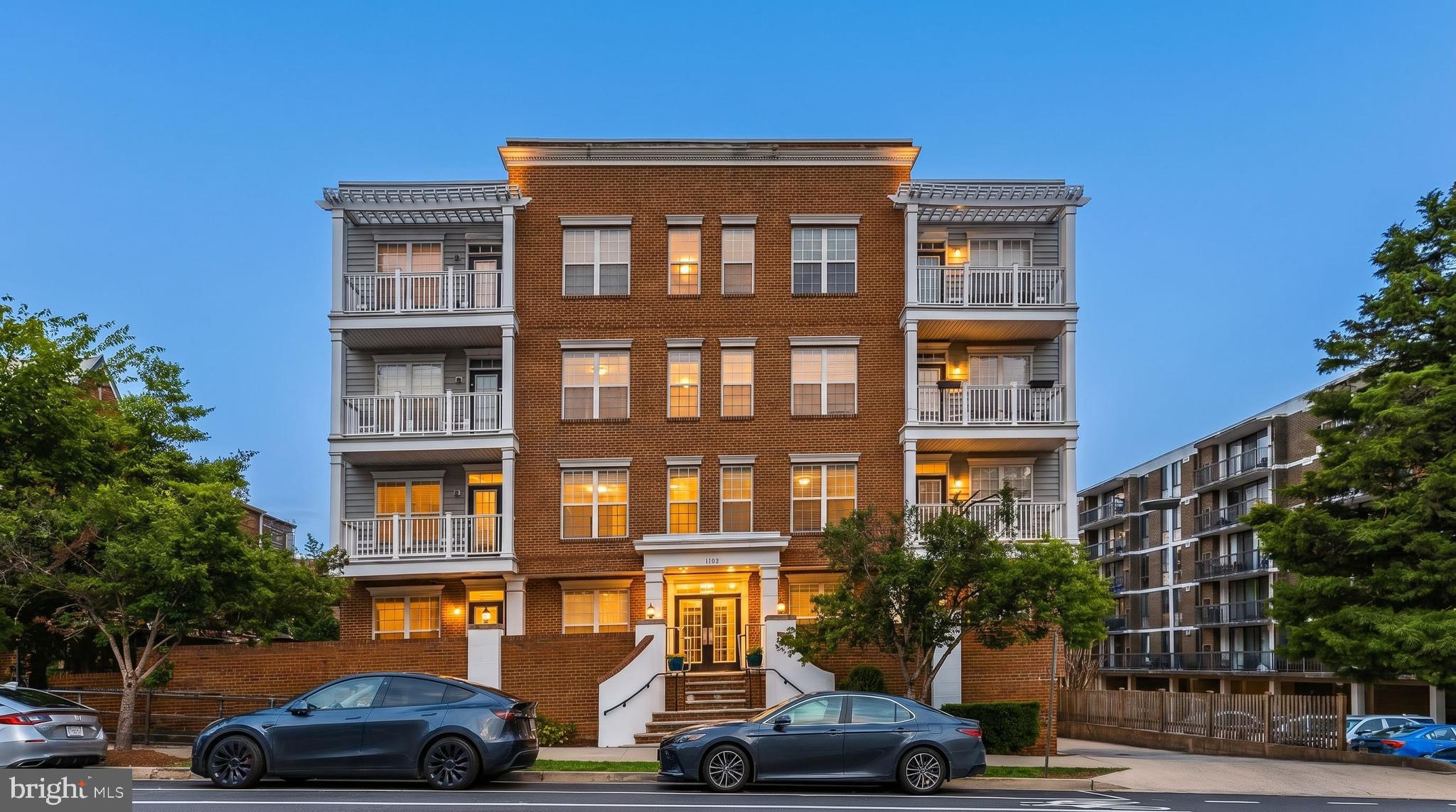 Welcome to 1423 N Rhodes St