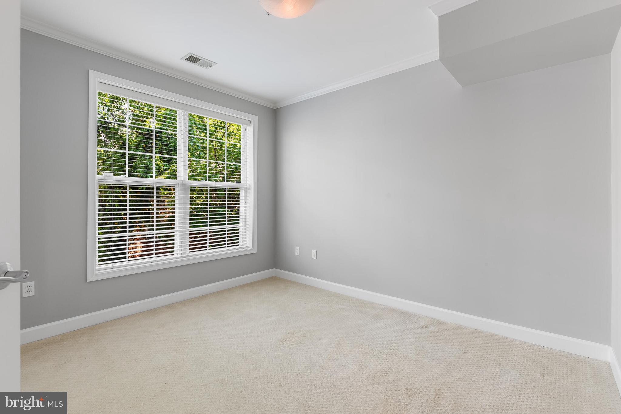1423 North Rhodes Street, Unit 201 Arlington, VA 22209 - Photo 24 of 30