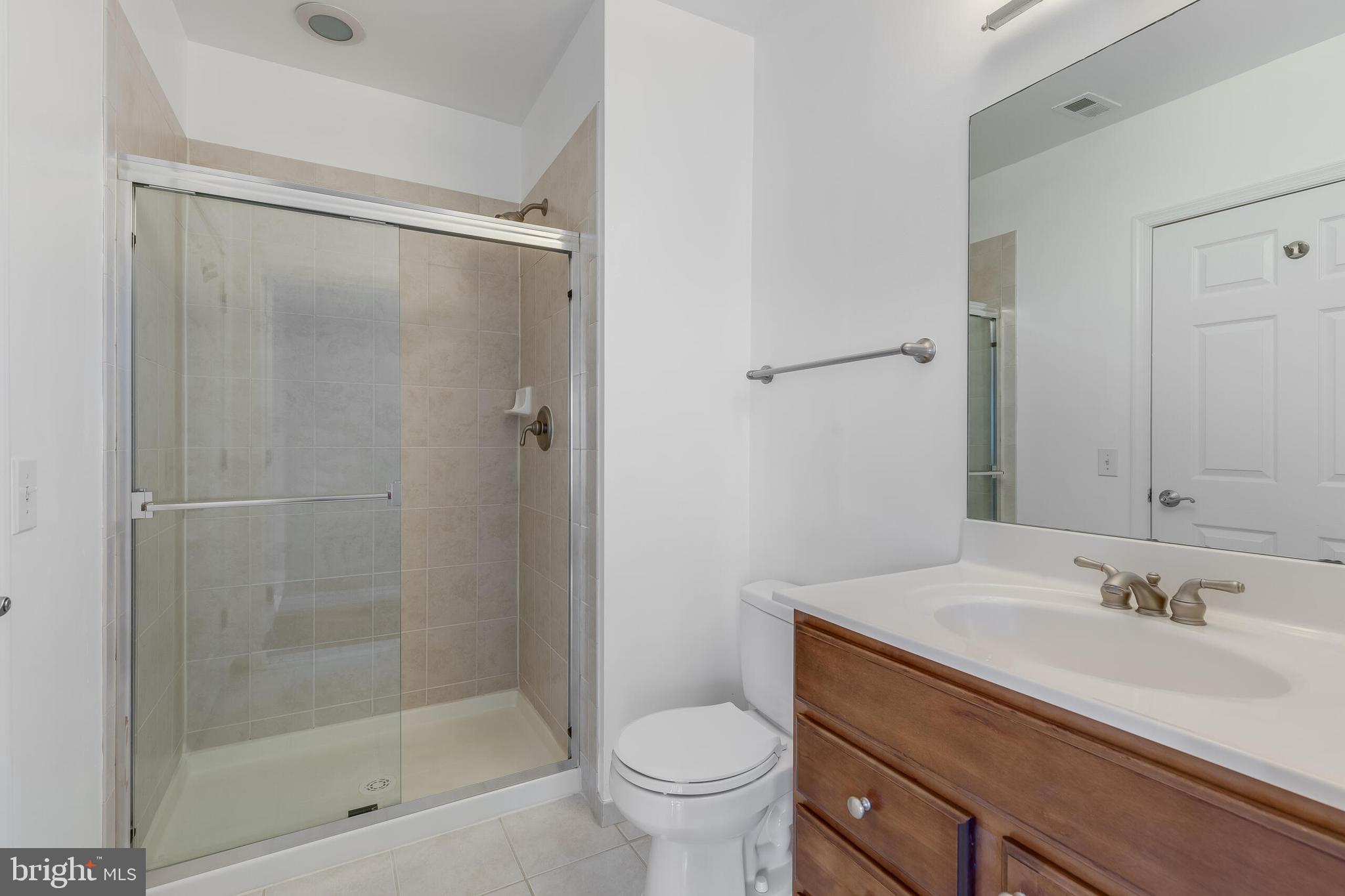 1423 North Rhodes Street, Unit 201 Arlington, VA 22209 - Photo 25 of 30 2nd Full Bathroom