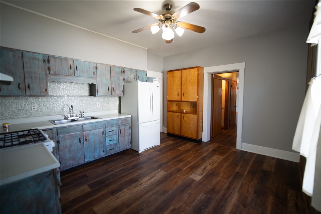 109 East 9th Street Georgetown, IL 61846 - Photo 7 of 14 Kitchen