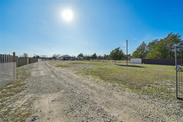 $285,000 | 21896 County Road 4072, Kemp, TX 75143