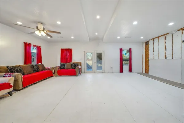 $285,000 | 21896 County Road 4072, Kemp, TX 75143