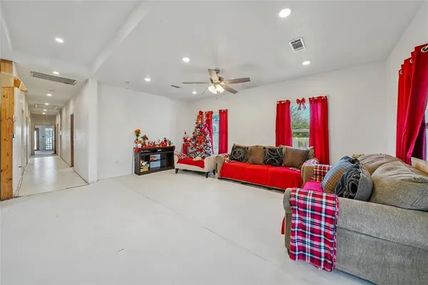 $285,000 | 21896 County Road 4072, Kemp, TX 75143