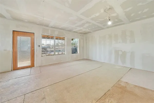 $285,000 | 21896 County Road 4072, Kemp, TX 75143