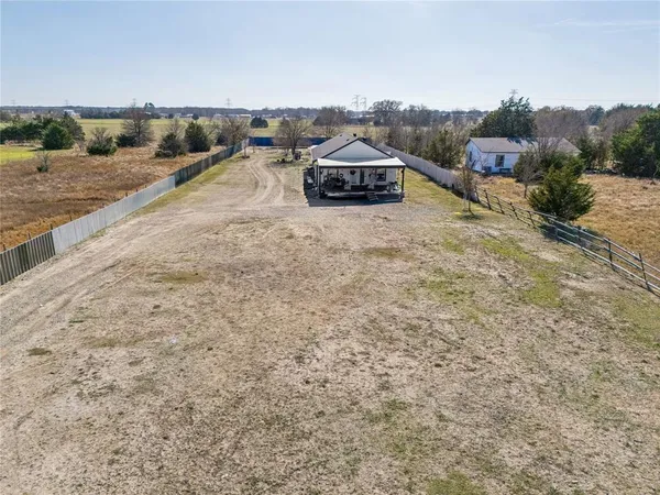 $285,000 | 21896 County Road 4072, Kemp, TX 75143