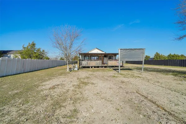 $285,000 | 21896 County Road 4072, Kemp, TX 75143