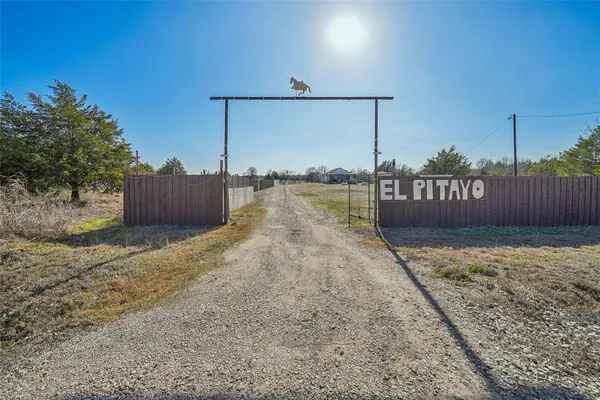 $285,000 | 21896 County Road 4072, Kemp, TX 75143