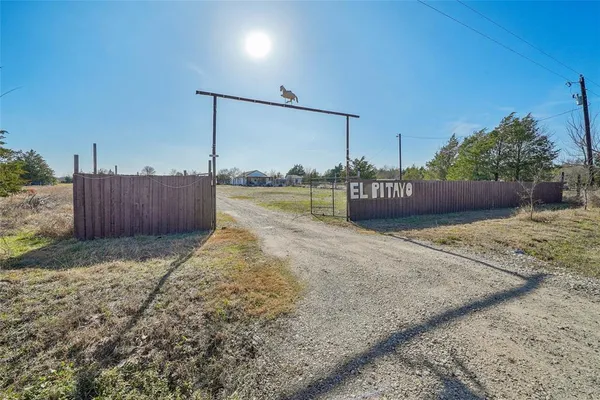 $285,000 | 21896 County Road 4072, Kemp, TX 75143
