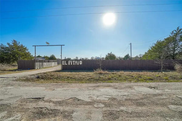 $285,000 | 21896 County Road 4072, Kemp, TX 75143