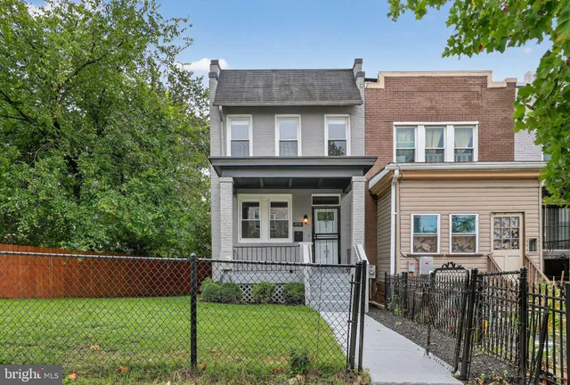 front view of house with a yard