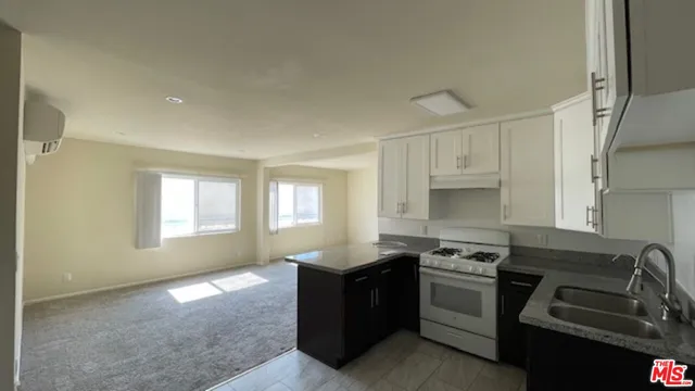 $2,800 | 545 South Manhattan Place, Unit 9, Los Angeles, CA 90020