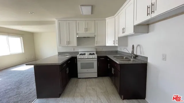 $2,800 | 545 South Manhattan Place, Unit 9, Los Angeles, CA 90020