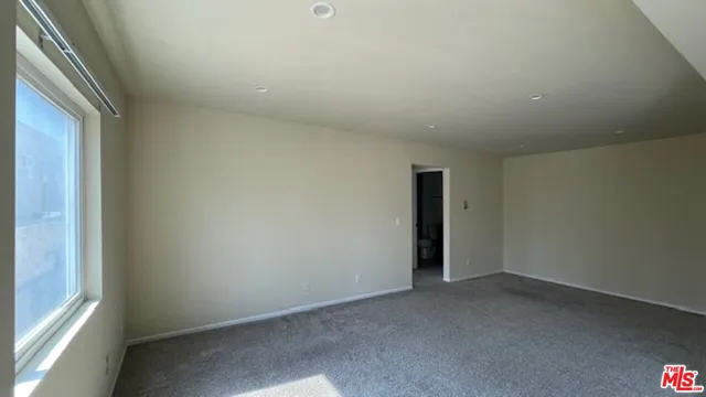 $2,800 | 545 South Manhattan Place, Unit 9, Los Angeles, CA 90020