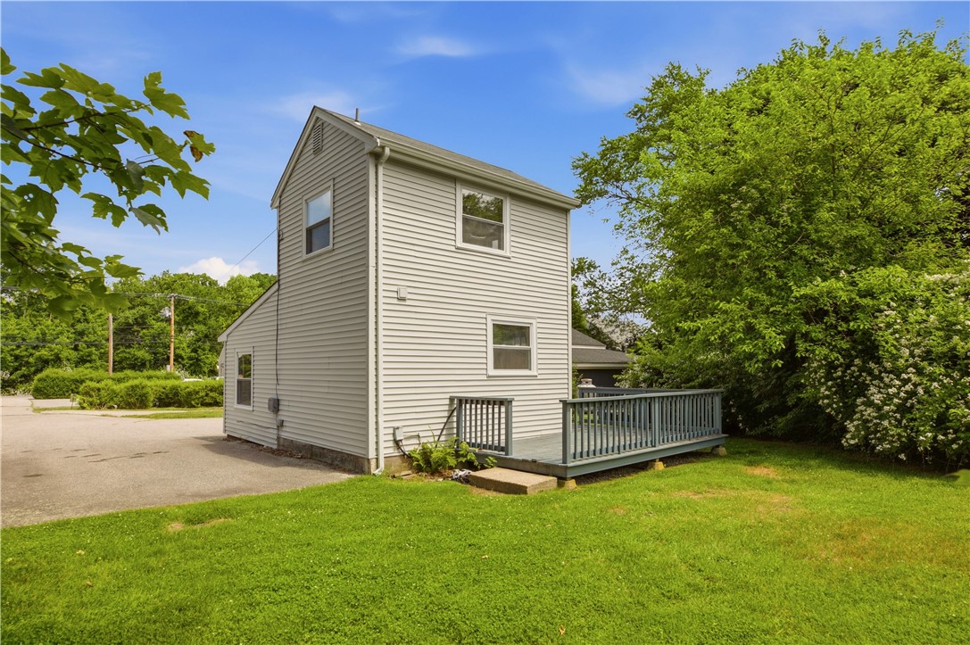 21 E Road Tiverton, RI 02878 - Photo 24 of 39