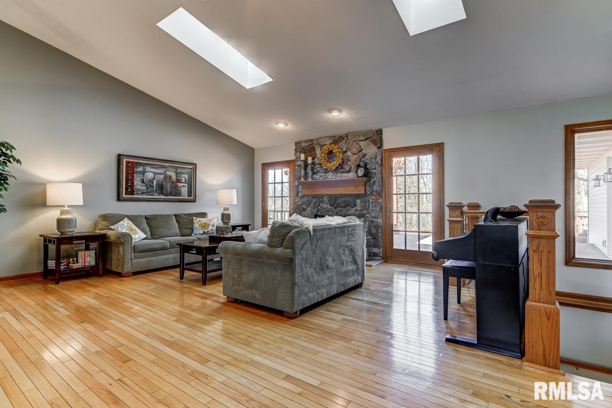 6469 Country Green Rochester, IL 62563 - Photo 5 of 50