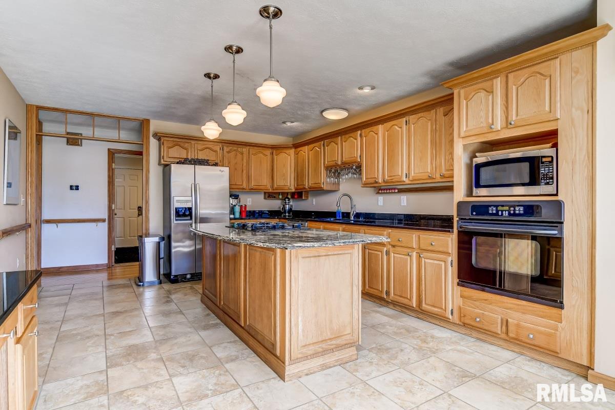 6469 Country Green Rochester, IL 62563 - Photo 10 of 50