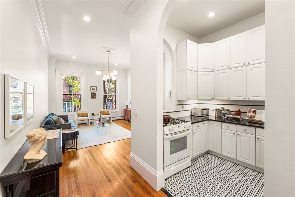 198 West Springfield Street, Unit 2 Boston, MA 02118 - Photo 4 of 16
