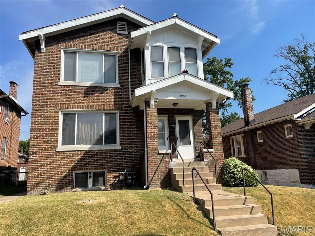 1047 Veronica Avenue St. Louis, MO 63147 - Photo 1 of 17