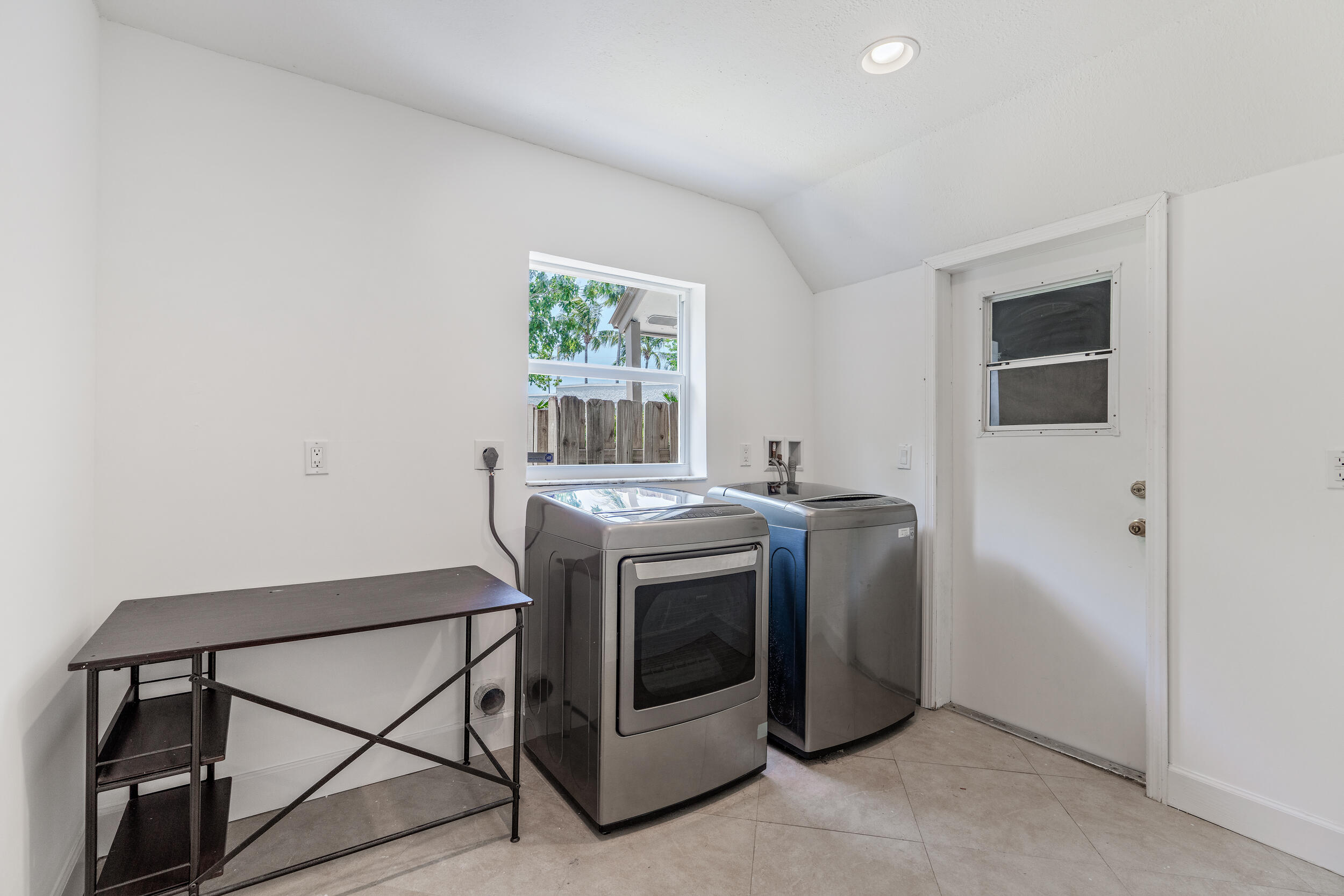 116 Southeast Villas Street Stuart, FL 34994 - Photo 14 of 25 116 SE Villas St-24