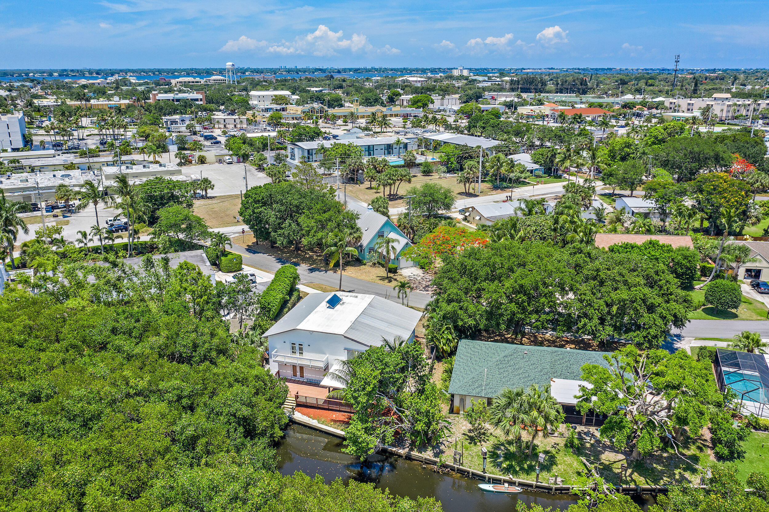 116 Southeast Villas Street Stuart, FL 34994 - Photo 18 of 25 116 SE Villas St-12