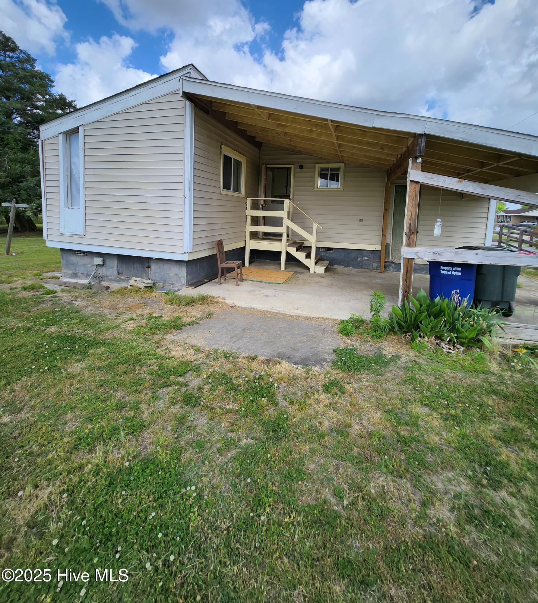 4590 Wilson Drive Ayden, NC 28513 - Photo 2 of 15 Side