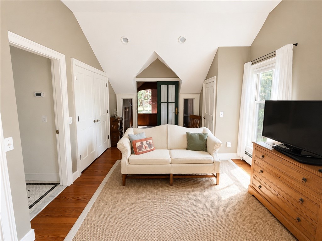 41 Calvert Place Jamestown, RI 02835 - Photo 14 of 23