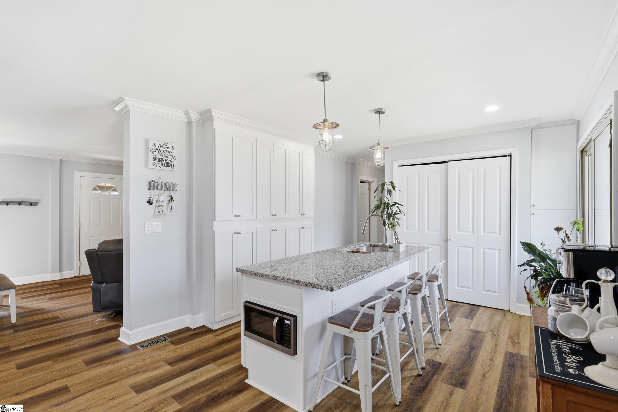 1406 Geer Highway Travelers Rest, SC 29690 - Photo 11 of 32