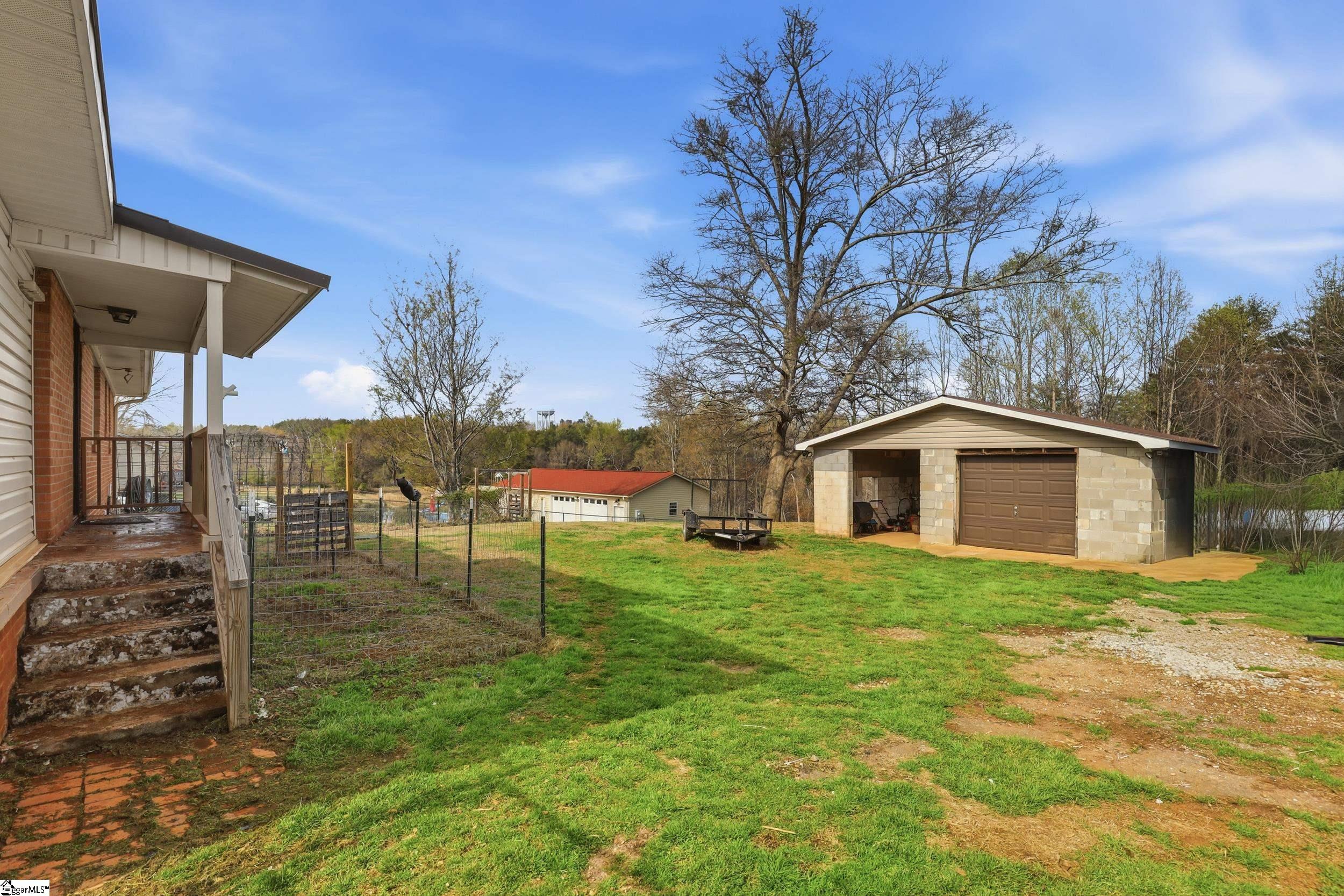 1406 Geer Highway Travelers Rest, SC 29690 - Photo 21 of 32