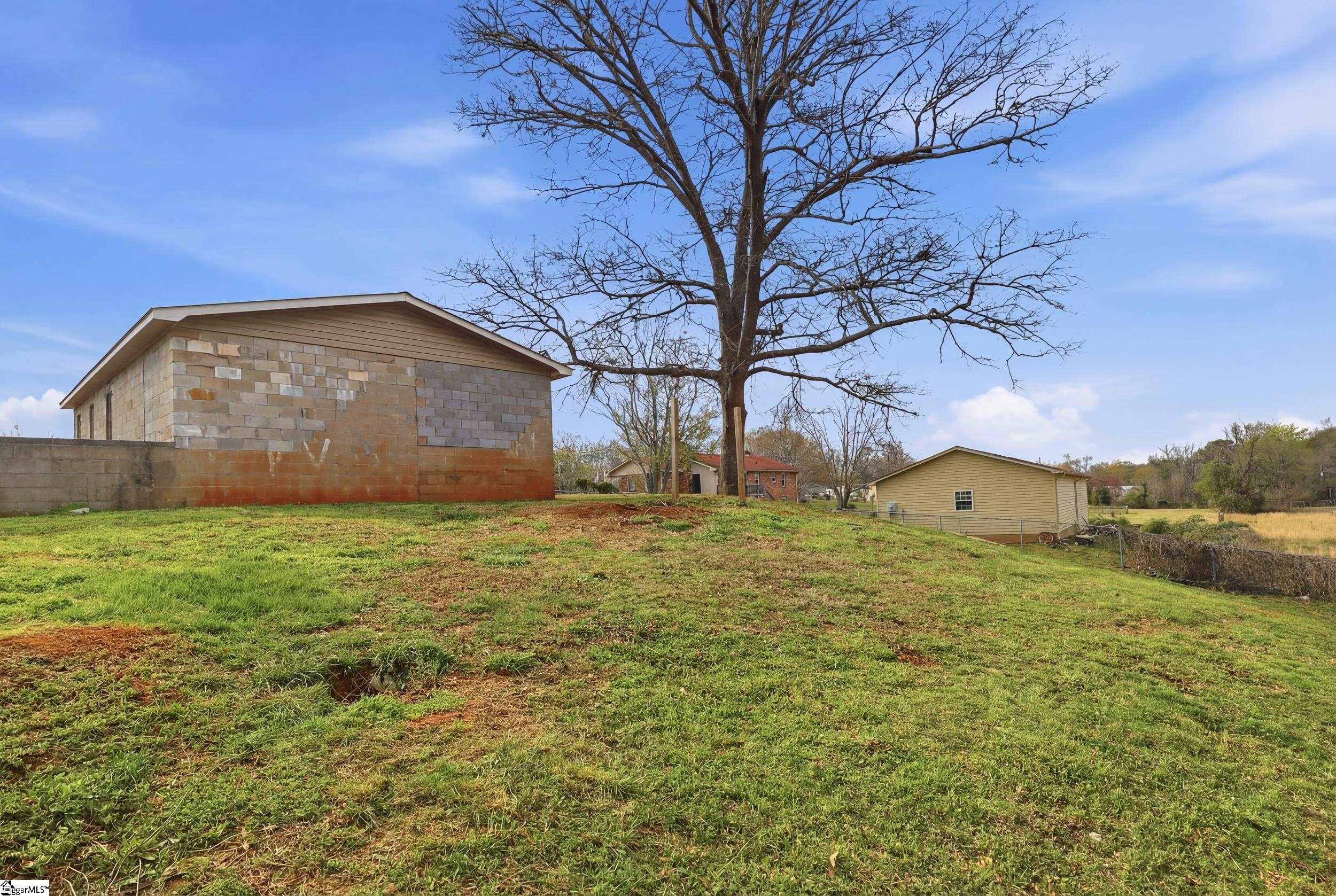 1406 Geer Highway Travelers Rest, SC 29690 - Photo 22 of 32
