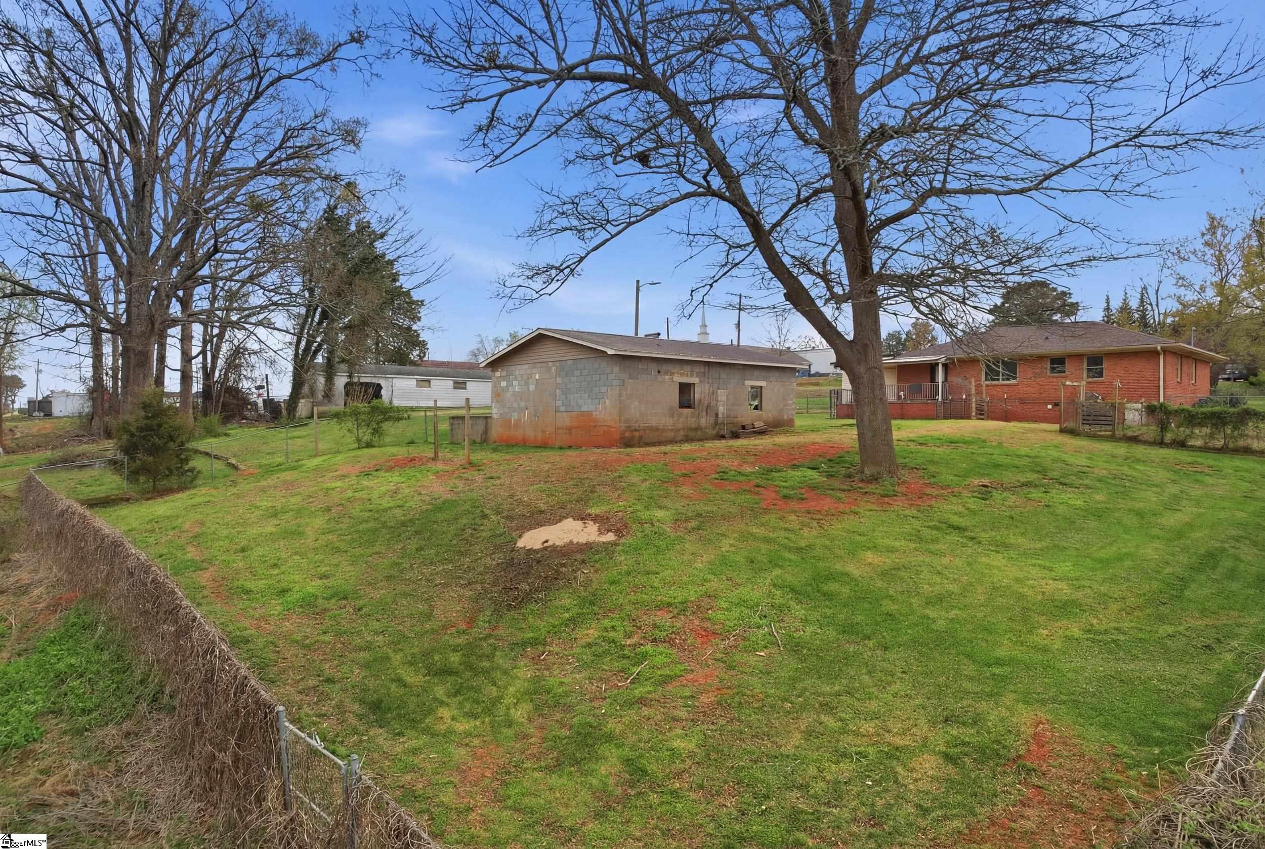 1406 Geer Highway Travelers Rest, SC 29690 - Photo 25 of 32