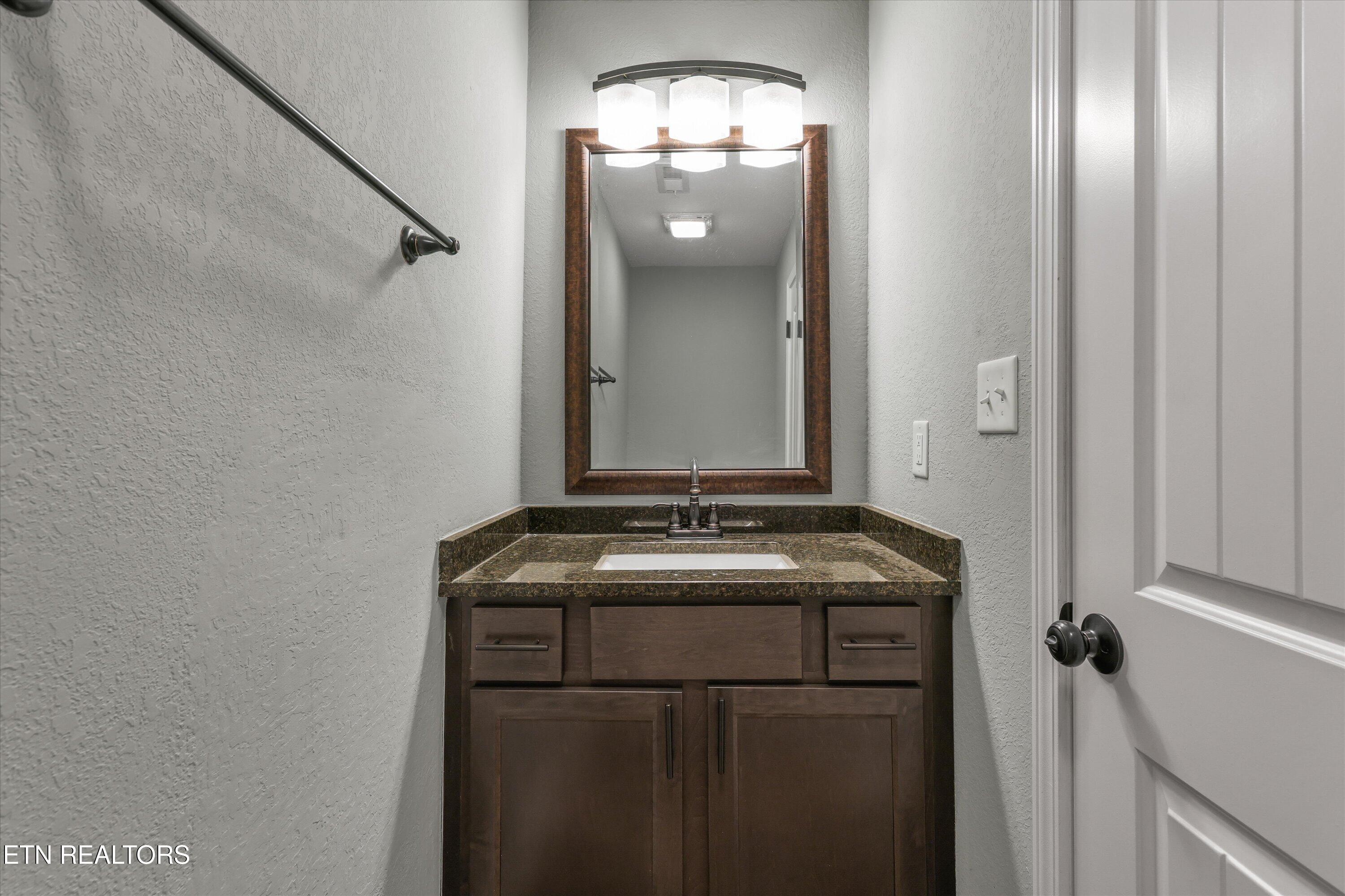 720 Hunter Crest Road Maryville, TN 37803 - Photo 7 of 38 07-720 Hunter Crst Rd02