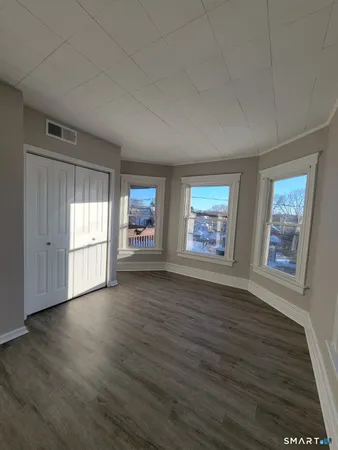 $1,195 | 187 Hart Street, New Britain, CT 06052