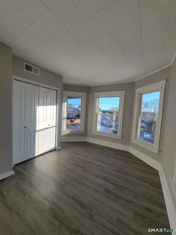 $1,195 | 187 Hart Street, New Britain, CT 06052