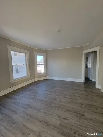 $1,195 | 187 Hart Street, New Britain, CT 06052