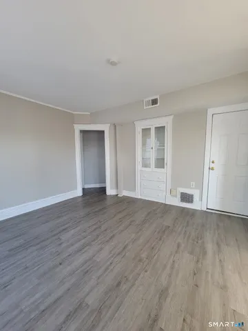 $1,195 | 187 Hart Street, New Britain, CT 06052