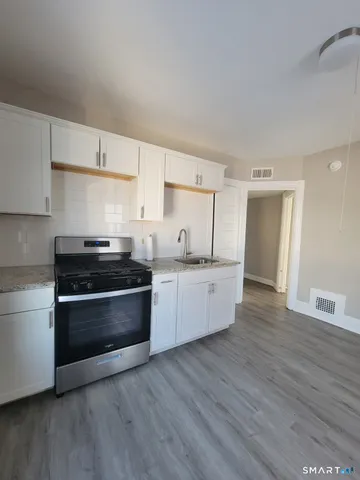 $1,195 | 187 Hart Street, New Britain, CT 06052