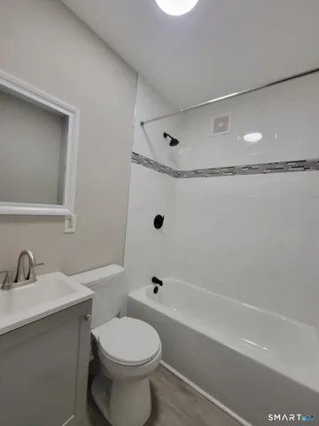 $1,195 | 187 Hart Street, New Britain, CT 06052