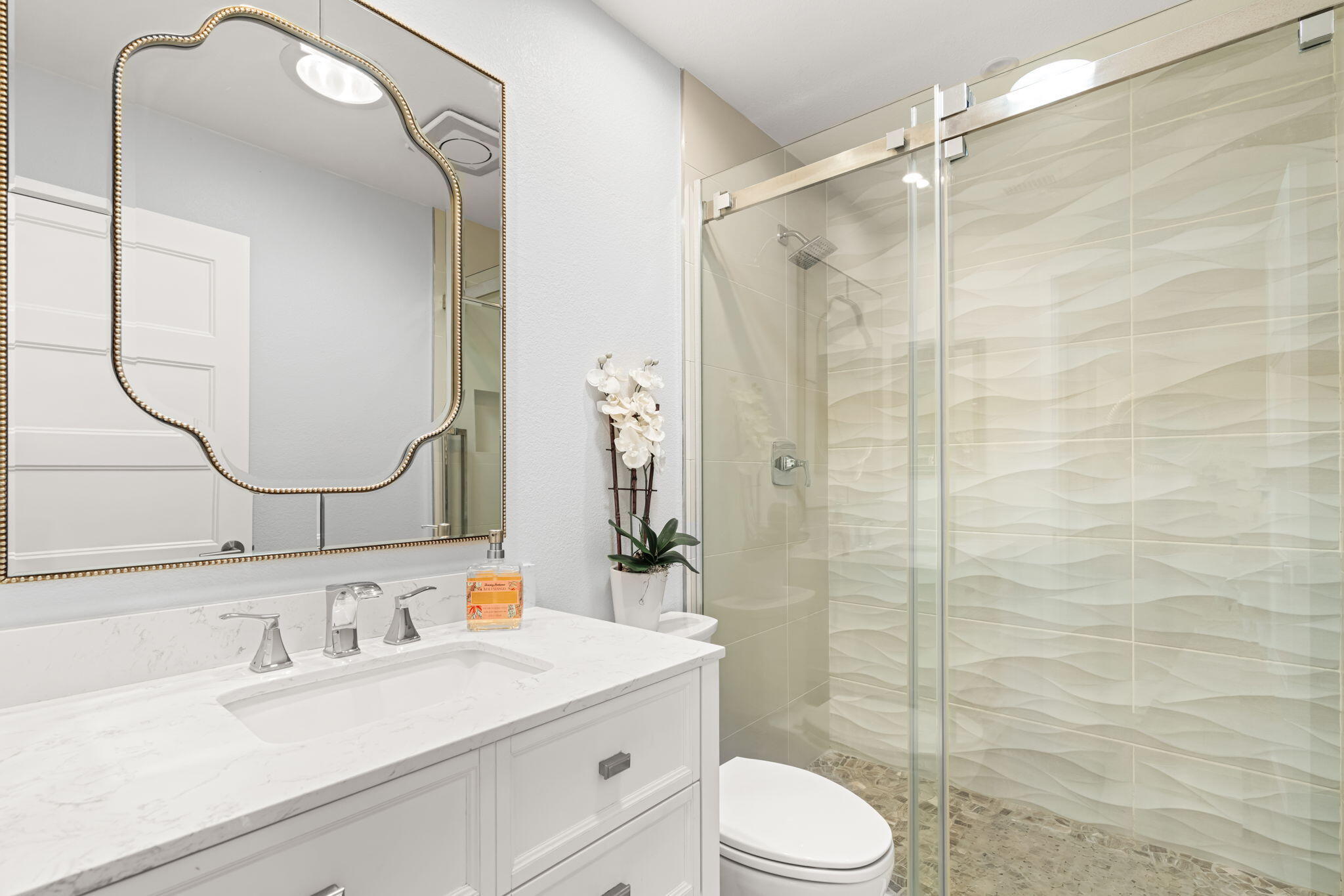 877 East Arenas Road Palm Springs, CA 92262 - Photo 25 of 43 a bathroom with a sink a toilet and shower