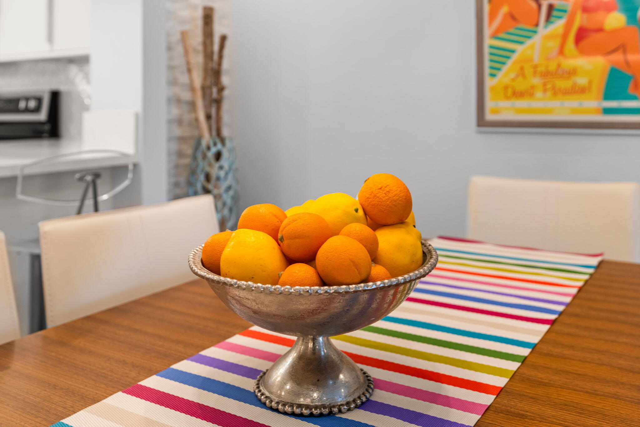 877 East Arenas Road Palm Springs, CA 92262 - Photo 33 of 43 a room with furniture and a lamp